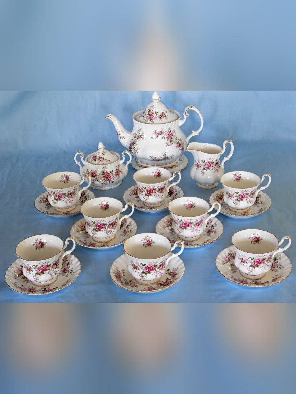 Royal Albert Lavender Rose Tea Set. 22 Pieces. Made in England